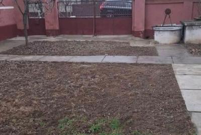 Casă cu 4 camere în Central - 2
