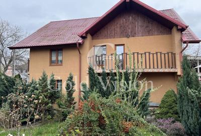 Casă cu 5 camere cu Teren 600 Mp în Central - 1