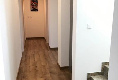 Casă cu 7 camere cu Teren 510 Mp în Central - 12