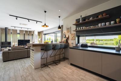 Casă individuală cu 5 camere cu Teren 3000 Mp în Izvorani - 13