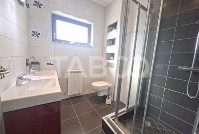 Casă individuală cu 6 camere cu Canalizare în Șura Mică - 18
