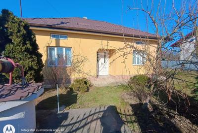 Casă individuală cu 2 camere cu Canalizare în Vârfu Câmpului - 1
