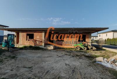 Casă individuală cu 4 camere cu Canalizare în Cristian - 16