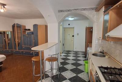Garsonieră decomandată în Vitan - 3