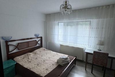 Apartament cu 3 camere decomandat în Slănic-Moldova - 2