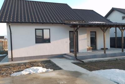 Casă cu 3 camere în Hemeiuș - 1
