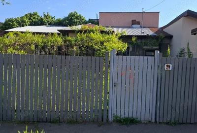 CASĂ DE VÂNZARE CU 3 CAMERE IN ZONA BUCUREȘTI-NOI SEC.1 - 2