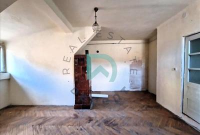 Apartament cu 4 camere decomandat în Brașovul Vechi - 1