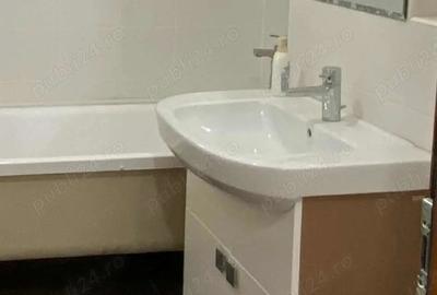 Vand apartament 3 camere