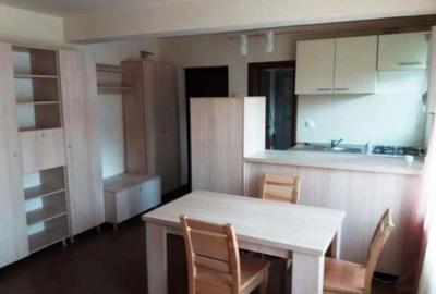 Apartament cu 2 camere decomandat, mobilat în Central