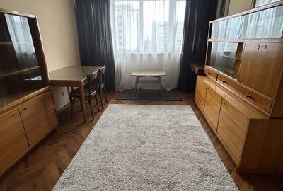 Apartament cu 2 camere nedecomandat, mobilat în Pajura