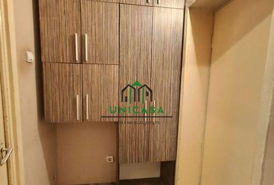 Apartament cu 3 camere semidecomandat în Central