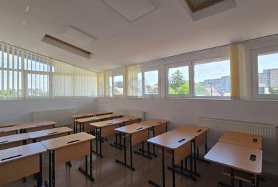 Casă individuală cu 13 camere cu Canalizare în Titulescu - 2