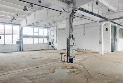 Spațiu comercial, de 476 mp, în Central - 13