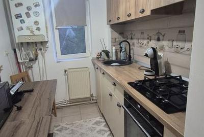 Apartament cu 3 camere semidecomandat în Orizont - 2