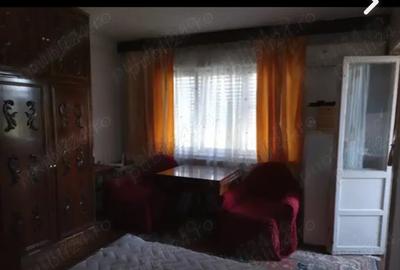 Proprietar ofer pentru inchriat un apart cu o camera, decomandat langa Facultatea de Medicina, 270 e - 1