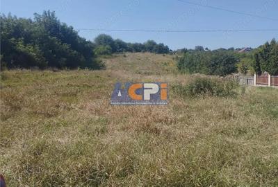 Teren de 2590 mp, în Barați