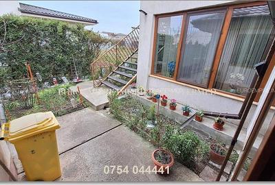 Casă cu 5 camere cu Garaj în Km 5 - 24