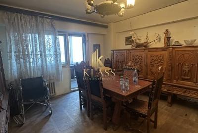 Apartament cu 4 camere decomandat în Romană