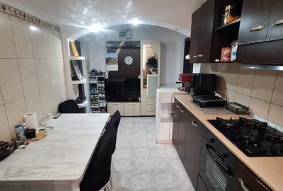 Apartament 2 camere semidecomandat Craiovi?a Noua - 1