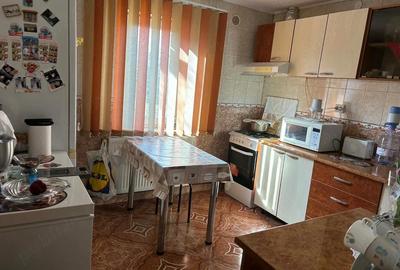 Casă cu 3 camere cu Teren 220 Mp în Central - 2