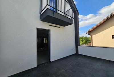 SAD la parter. Apartament cu 3 camere la Etaj si Mansarda! - 1