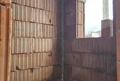 Casă cu 3 camere cu Teren 300 Mp în Moșnița Nouă - 3