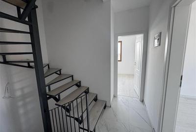 Casă cu 4 camere cu Teren 104 Mp în Central - 4