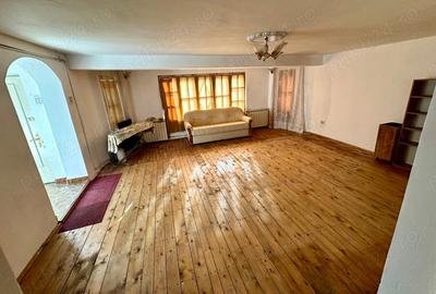 Casă cu 4 camere în Central - 3
