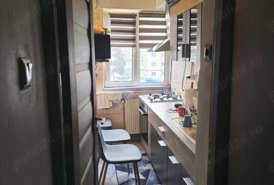 Apartament cu 3 camere semidecomandat în 9 Mai - 4