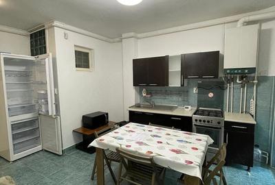 Apartament cu 2 camere decomandat în Cornișa - 1