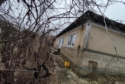 Casă cu 3 camere cu Teren 1000 Mp în Hârșova - 2