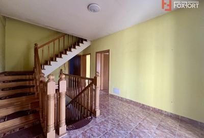 Casă individuală cu 7 camere cu Canalizare în Girocului - 14