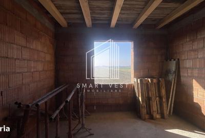Casă cu 4 camere cu Teren 700 Mp în Botiz - 8