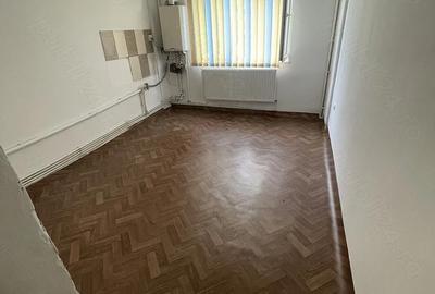 Garsonieră nedecomandată în Central - 1