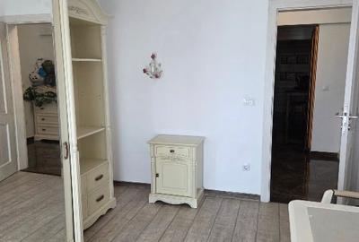 Apartament cu 3 camere decomandat, mobilat în Nicolina - 10
