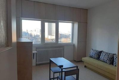 Garsonieră decomandată în Universitate