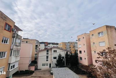 Apartament cu 2 camere decomandat în Podgoria