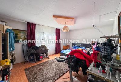 Casă cu 5 camere cu Teren 329 Mp în Ceangăi - 11