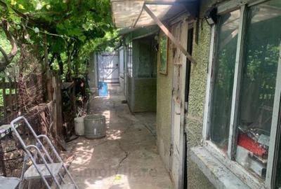 Teren 380 mp cu casa demolabila Chercea latime 17m ,132 eur - 6