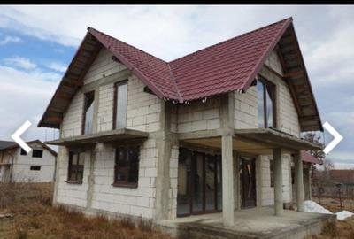 Casă cu 4 camere cu Teren 900 Mp în Central - 7