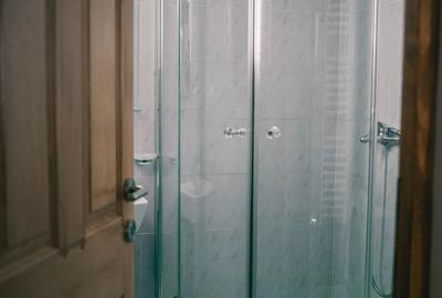 Casă cu 8 camere cu Teren 1120 Mp în Peștișani - 7