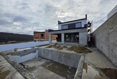 Vila exclusivista cu piscina langa lac. Acasa ca in vacanta! - 2