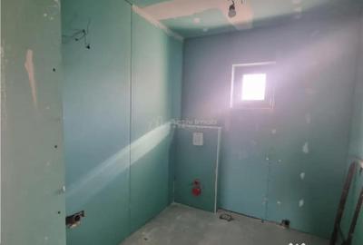 Casă cu 6 camere cu Teren 1200 Mp în Poroschia - 4