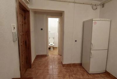 Apartament cu 4 camere decomandat în Central - 3
