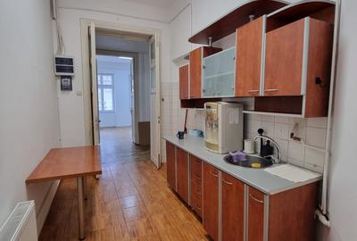 Spatiu birouri 5 camere Bd. Magheru, str. Franklin, 80 mpu, etaj 2 - 11