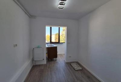 Vand apartament 2 camere modernizat - 2