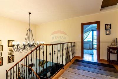 Casă cu 5 camere cu Teren 378 Mp în Corbeanca