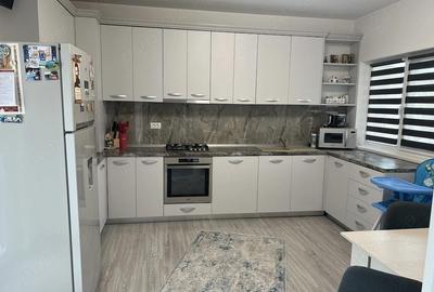 Casă cu Teren 1500 Mp în Roșiori
