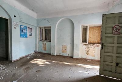 Casă cu 7 camere cu Teren 4098 Mp în Grădiștea - 3